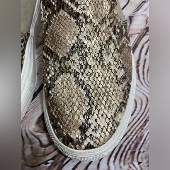 Hey Dude Peyton Shoes Women's 9 Metallic Brown Snake Embossed Slip On Sneakers - Picture 2 of 13